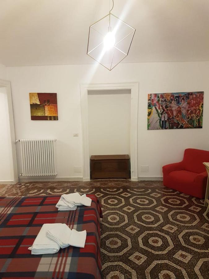 B&P La Gusteria Hotel Ивреа Екстериор снимка