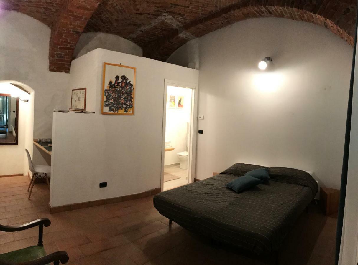 B&P La Gusteria Hotel Ивреа Екстериор снимка